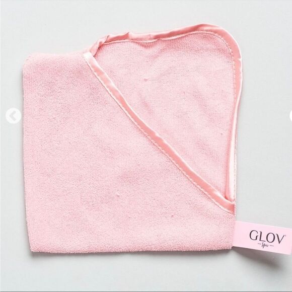 3/$20💗 GLOV Cosmetic Mask Remover - Picture 3 of 7